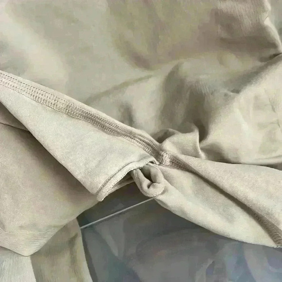 SKIMS- NWOB Sculpting Seamless Mid Thigh Bodysuit Color- Variation Nude - Picture 7 of 7